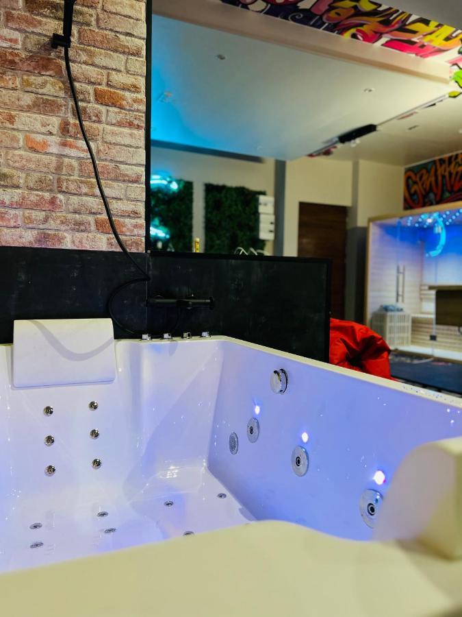 Capsule Street Art - Sauna- Jacuzzi - Playstation 5 - Billard - Netflix - Home Cinema - Terrasse 杜埃 外观 照片